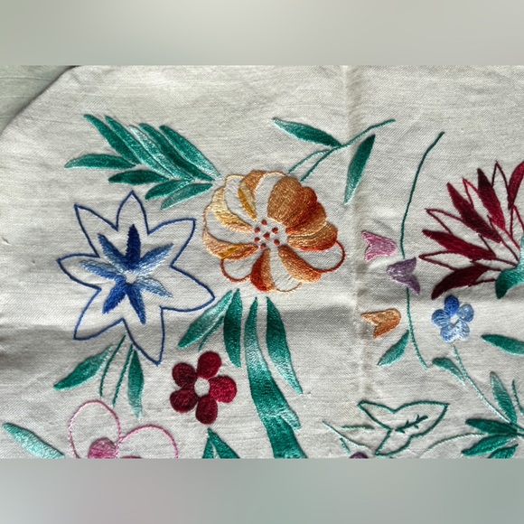 Pair of petite vintage embroidered pillow cases - Picture 2 of 4